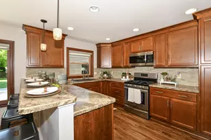 5769 N River Forest Dr, Glendale, WI 53209 - Photo 17