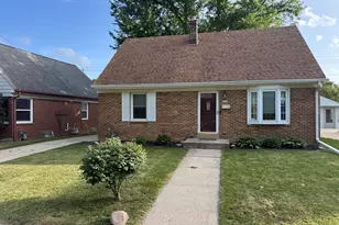 5029 W Fillmore Dr, Milwaukee, WI 53219 - Photo 1