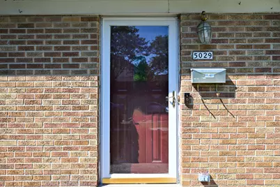 5029 W Fillmore Dr, Milwaukee, WI 53219 - Photo 5