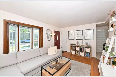 5029 W Fillmore Dr, Milwaukee, WI 53219 - Photo 9