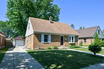 5029 W Fillmore Dr, Milwaukee, WI 53219 - Photo 3