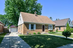 5029 W Fillmore Dr, Milwaukee, WI 53219 - Photo 3