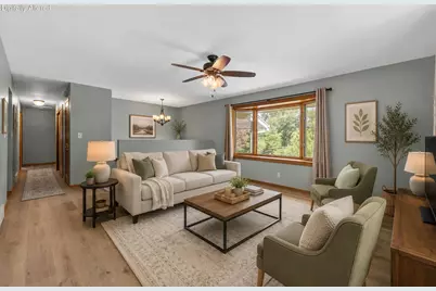 4003  Margolis Dr, West Bend, WI 53095 - Photo 7