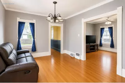 1028 S 32nd St, Milwaukee, WI 53215 - Photo 53