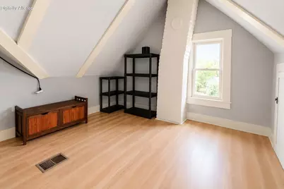 1028 S 32nd St, Milwaukee, WI 53215 - Photo 23