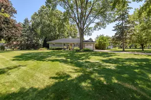 W155N5414 Balsam Dr, Menomonee Falls, WI 53051 - Photo 31