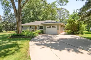 W155N5414 Balsam Dr, Menomonee Falls, WI 53051 - Photo 39