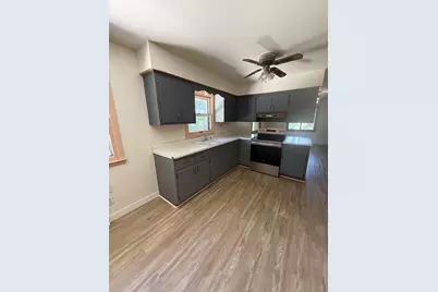 8414 S Verdev Dr, Oak Creek, WI 53154 - Photo 3