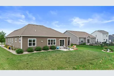 35174  Winnebago Ct, Summit, WI 53066 - Photo 35