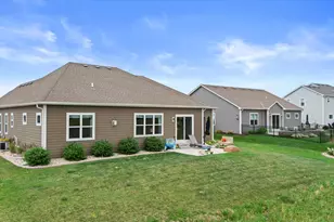 35174 Winnebago Ct, Summit, WI 53066 - Photo 35