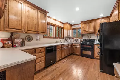 3000 W Highland Rd, Mequon, WI 53092 - Photo 9