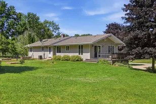 W311S8714 Cherokee Pass, Mukwonago, WI 53149 - Photo 5