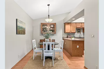 N81W13163  Country Terrace Ln, Menomonee Falls, WI 53051 - Photo 9