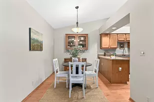 N81W13163 Country Terrace Ln, Menomonee Falls, WI 53051 - Photo 9