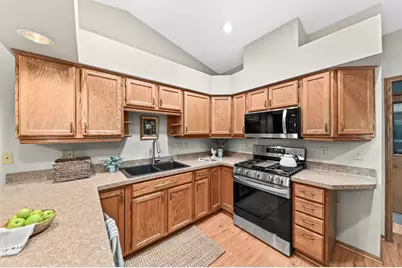 N81W13163  Country Terrace Ln, Menomonee Falls, WI 53051 - Photo 13