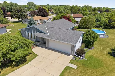 920  Cedar Ct, Port Washington, WI 53074 - Photo 1