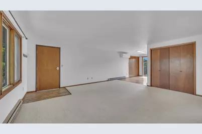215 S 11 St, Oostburg, WI 53070 - Photo 9
