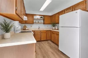 215 S 11th St, Oostburg, WI 53070 - Photo 15