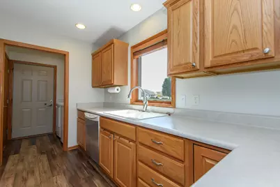 1610 E Kyle Ln #28, Beloit, WI 53511 - Photo 5