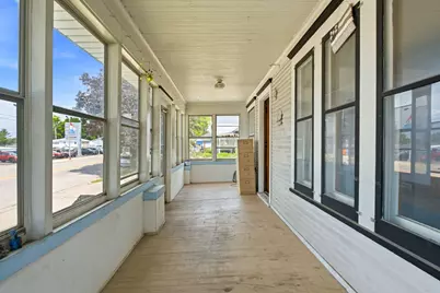 1437  Main St, Racine, WI 53182 - Photo 5