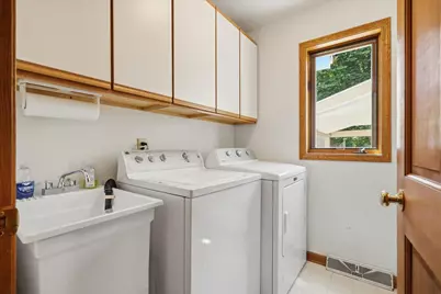 N75W29135  Pledl Ln, Merton, WI 53029 - Photo 11