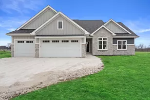 N66W20955 Sweet Clover Dr, Menomonee Falls, WI 53051 - Photo 3
