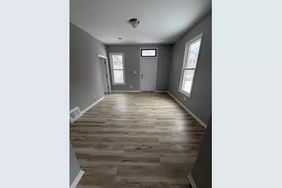 1646  Center St, Racine, WI 53403 - Photo 5