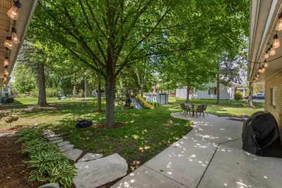 2404  Skyline Dr, West Bend, WI 53090 - Photo 39