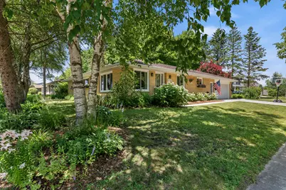 2404  Skyline Dr, West Bend, WI 53090 - Photo 3