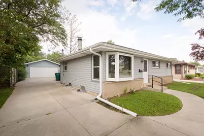 N89W15242  Cleveland Ave, Menomonee Falls, WI 53051 - Photo 3