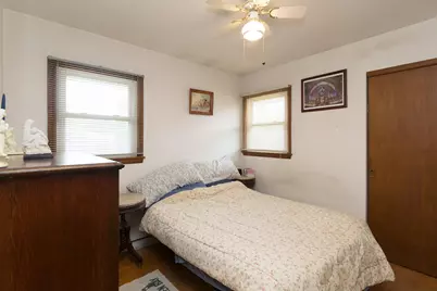 N89W15242  Cleveland Ave, Menomonee Falls, WI 53051 - Photo 9
