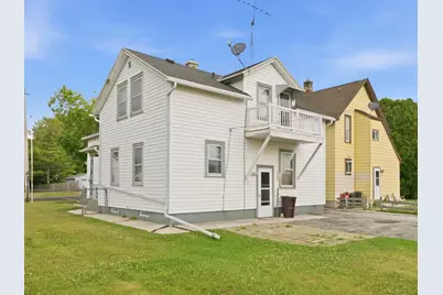 1209 S 11th St, Manitowoc, WI 54220 - Photo 3