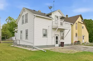 1209 S 11th St, Manitowoc, WI 54220 - Photo 3