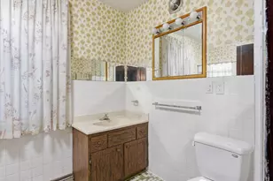 1209 S 11th St, Manitowoc, WI 54220 - Photo 15