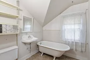 1209 S 11th St, Manitowoc, WI 54220 - Photo 23