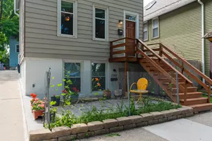 1755 N Franklin Pl, Milwaukee, WI 53202 - Photo 27