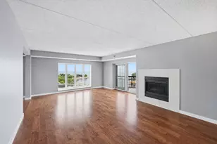 333 Lake Ave, Racine, WI 53403 - Photo 3