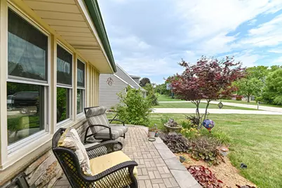 810  17th Ave, South Milwaukee, WI 53172 - Photo 3