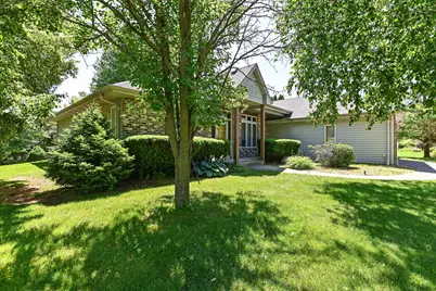 422  Eastern Trl, Mukwonago, WI 53149 - Photo 3