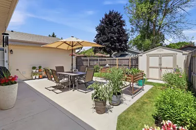 2220 E Hickory Dr, Oak Creek, WI 53154 - Photo 5