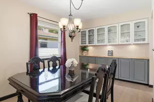 2220 E Hickory Dr, Oak Creek, WI 53154 - Photo 9
