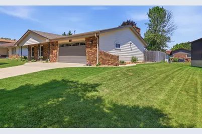 2220 E Hickory Dr, Oak Creek, WI 53154 - Photo 39