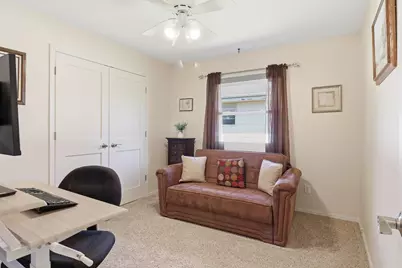 2220 E Hickory Dr, Oak Creek, WI 53154 - Photo 23