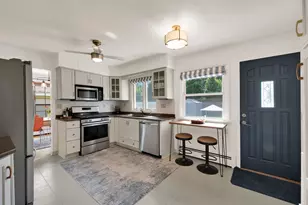 5279 S 22nd St, Milwaukee, WI 53221 - Photo 11