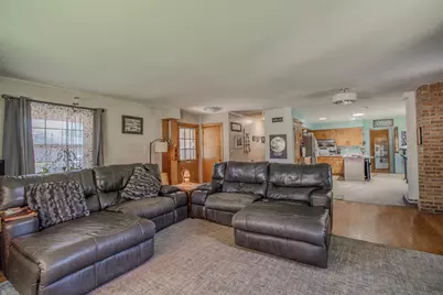 8146 W Raymond Ln, West Allis, WI 53219 - Photo 15