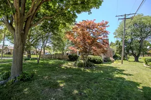 8146 W Raymond Ln, West Allis, WI 53219 - Photo 31