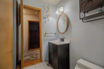 8146 W Raymond Ln, West Allis, WI 53219 - Photo 23