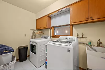 1811 W Halsey Ave, Milwaukee, WI 53221 - Photo 17