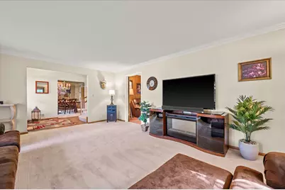 1811 W Halsey Ave, Milwaukee, WI 53221 - Photo 11