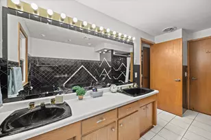 12130 W Chambers St, Wauwatosa, WI 53222 - Photo 23